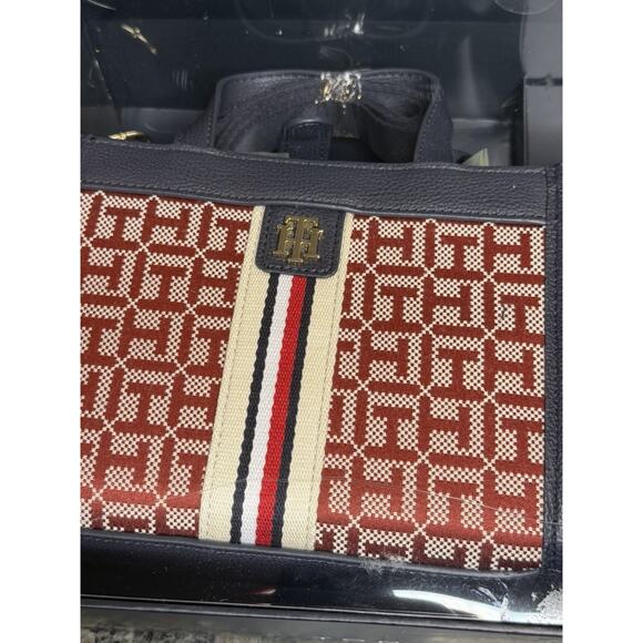 Tommy Hilfiger 2-Piece Tote Bag & Coin Purse Gift Set Navy/Red New in Box - Picture 11 of 11